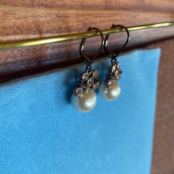 Light Pink Crystal PEARL DANGLE EARRINGS - Picture 3 of 4